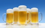Uống bia nhiều vào mùa hè nguy cơ mắc bệnh gút